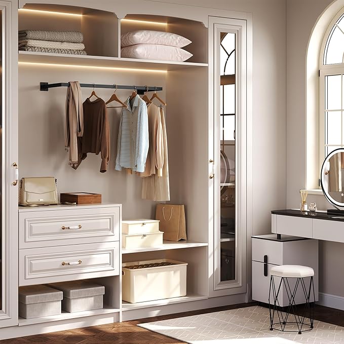 drabuziu kabykla prie sienos.jpg1 drabuziu kabykla prie sienos.jpg1