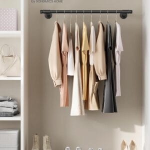 Prie sienos tvirtinami drabužių kabyklos komplektas